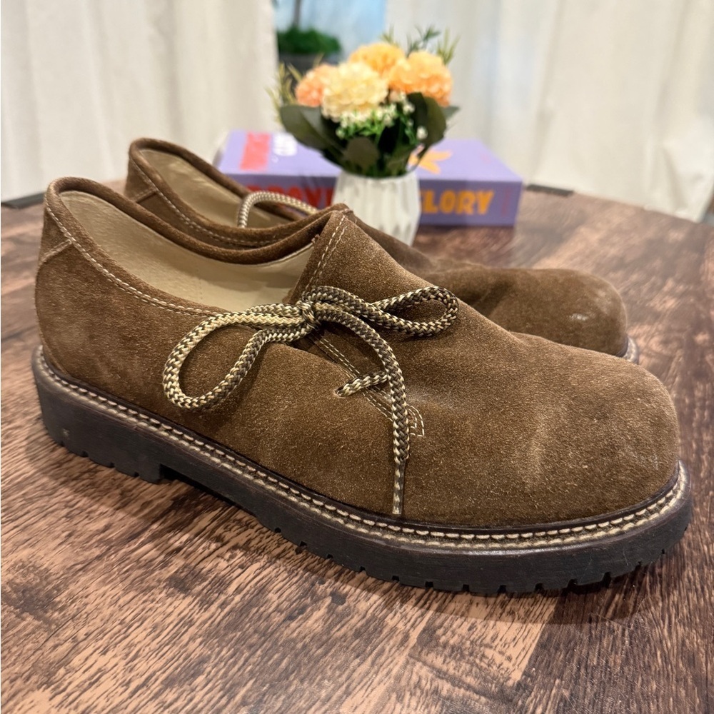 Spieth & Wendy Brown Suede Oxford Shoes with Classic Design